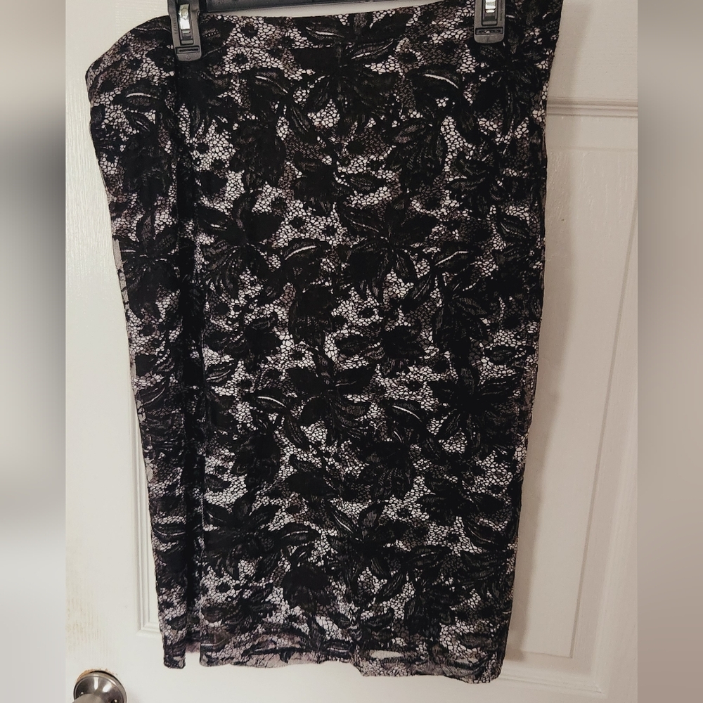 Lace black skirt